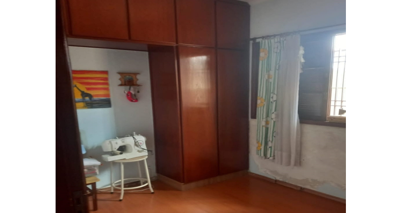 Casa assobradada à venda no Parque São Domingos na Rua Almiro Bernardo