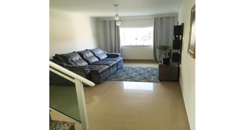 BELO Sobrado à venda no Jardim Bandeirantes (Zona Norte) na Rua Engenheiro Dolabela