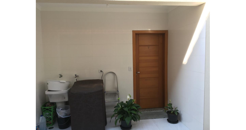 BELO Sobrado à venda no Jardim Bandeirantes (Zona Norte) na Rua Engenheiro Dolabela