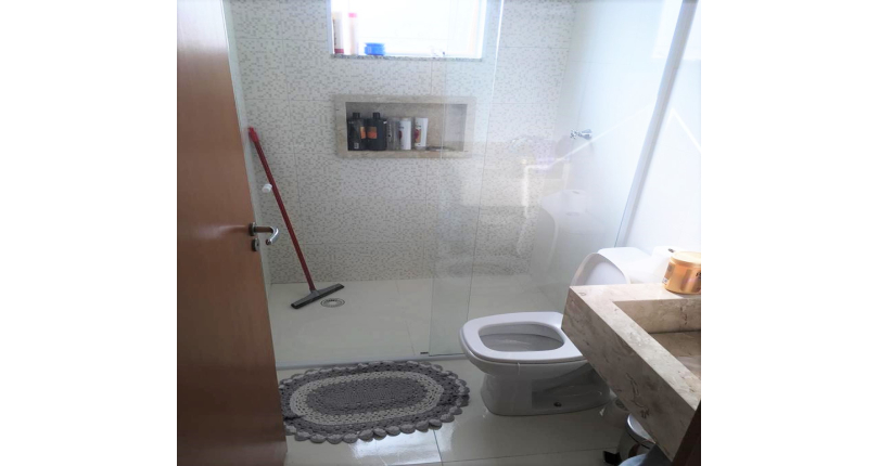 BELO Sobrado à venda no Jardim Bandeirantes (Zona Norte) na Rua Engenheiro Dolabela