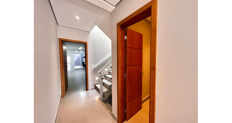 Lindo Sobrado novo à venda no Jardim Regina na Rua Francisco Ursaia155