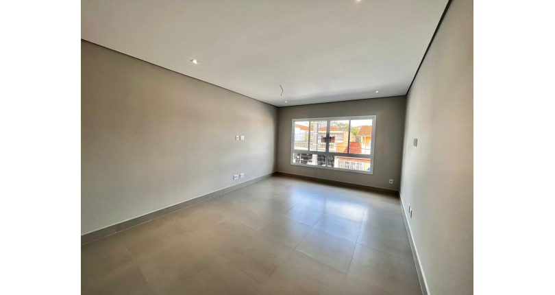 Lindo Sobrado novo à venda no Jardim Regina na Rua Francisco Ursaia155