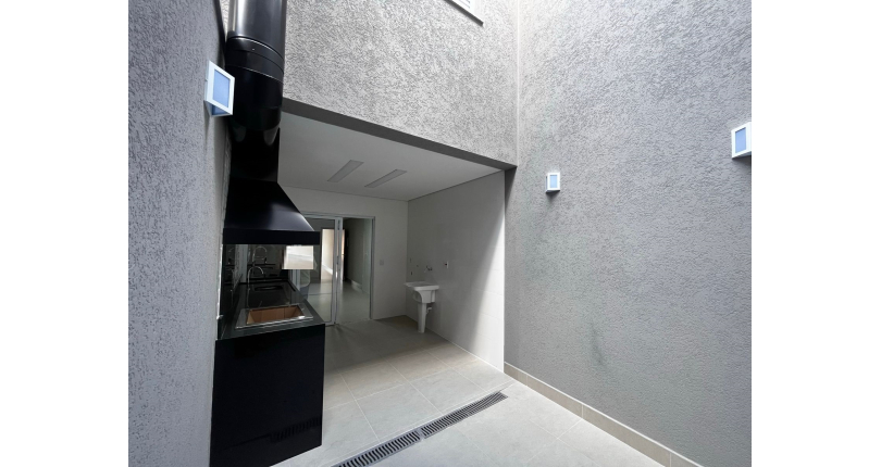 Lindo Sobrado novo à venda no Jardim Regina na Rua Francisco Ursaia155