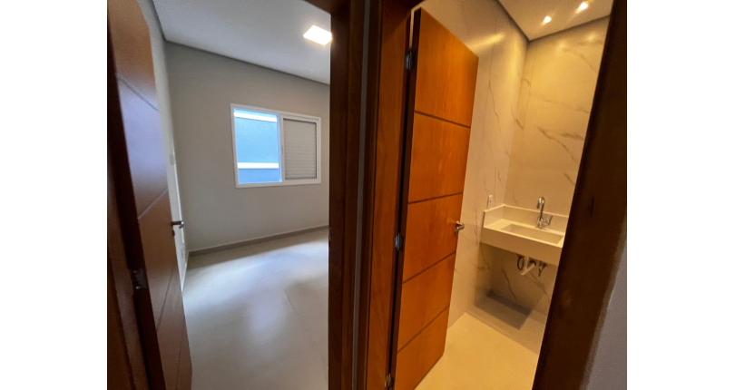 Lindo Sobrado novo à venda no Jardim Regina na Rua Francisco Ursaia155