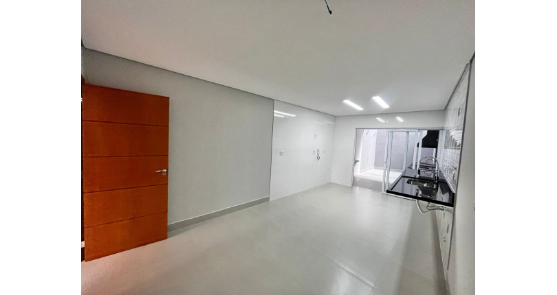 Lindo Sobrado novo à venda no Jardim Regina na Rua Francisco Ursaia155