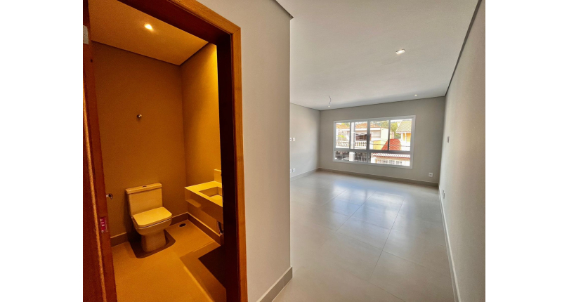 Lindo Sobrado novo à venda no Jardim Regina na Rua Francisco Ursaia155