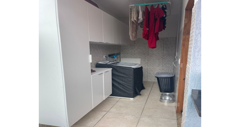 Sobrado à venda no Jaraguá na Rua Jimesana