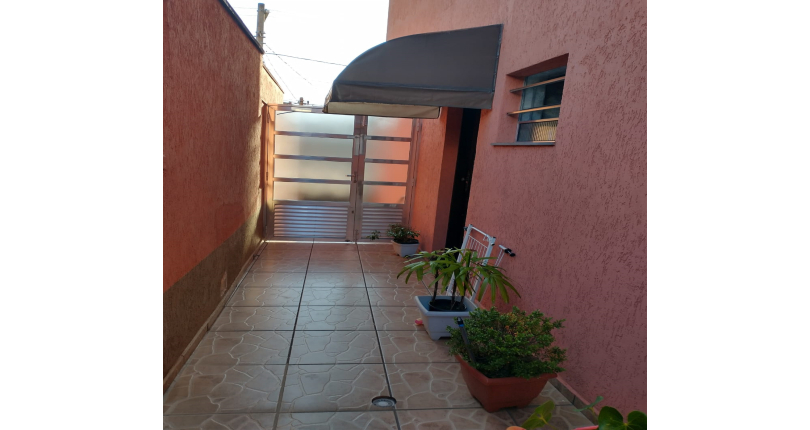 Sobrado à venda no Jardim Santo Elias na Rua Armando Flamarion Coelho