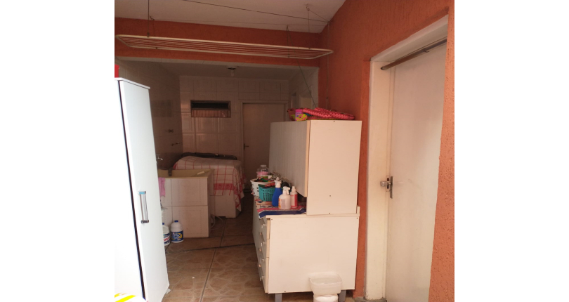 Sobrado à venda no Jardim Santo Elias na Rua Armando Flamarion Coelho