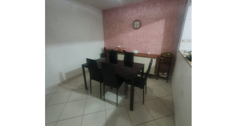 Oportunidade de Sobrado à venda no Jardim Mangalot na Rua José Baltore