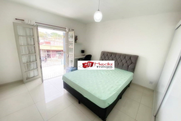 Belo Sobrado à venda no Jardim Santo Elias na Rua Cícero Fernandes de Lyra