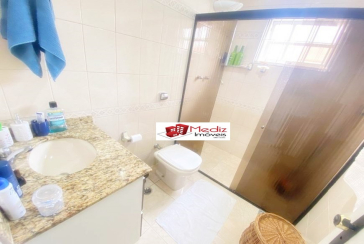 Belo Sobrado à venda no Jardim Santo Elias na Rua Cícero Fernandes de Lyra