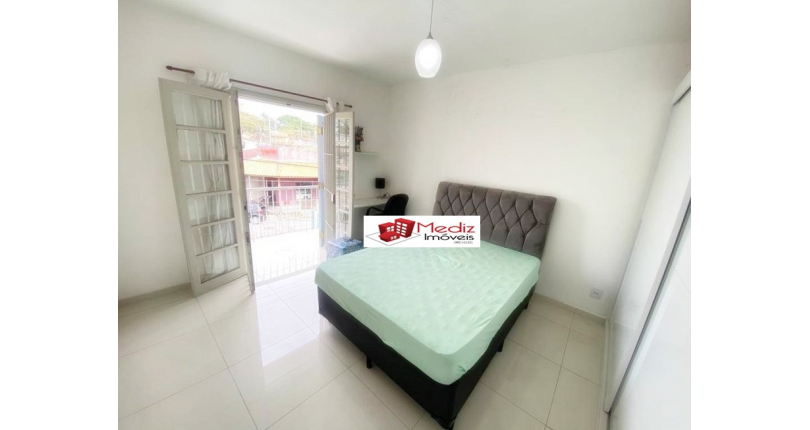 Belo Sobrado à venda no Jardim Santo Elias na Rua Cícero Fernandes de Lyra