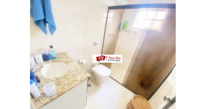 Belo Sobrado à venda no Jardim Santo Elias na Rua Cícero Fernandes de Lyra