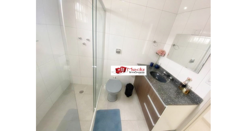 Belo Sobrado à venda no Jardim Santo Elias na Rua Cícero Fernandes de Lyra