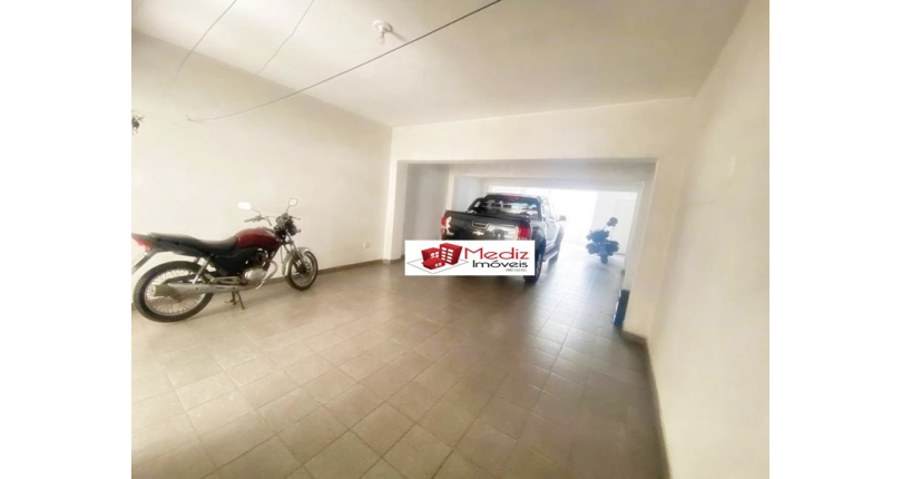 Belo Sobrado à venda no Jardim Santo Elias na Rua Cícero Fernandes de Lyra