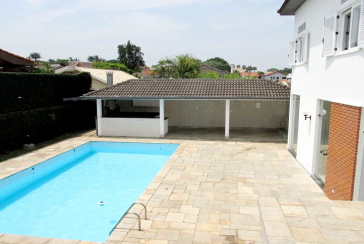 Belíssima Casa à venda em Alphaville na Alameda Tulipas no Alphaville Residencial Alpha 5