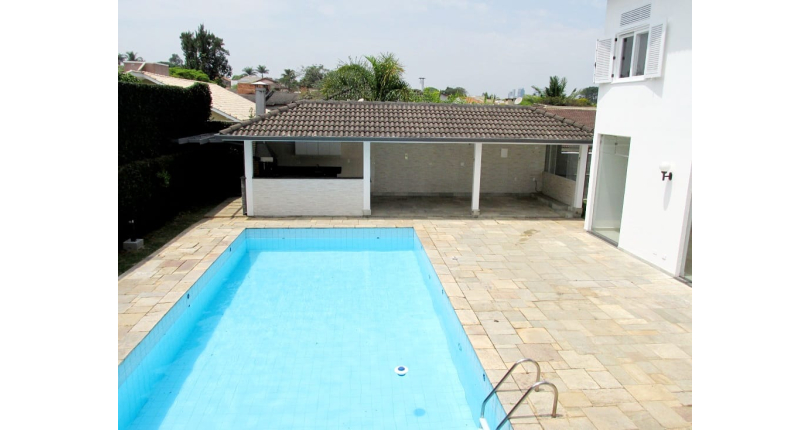 Belíssima Casa à venda em Alphaville na Alameda Tulipas no Alphaville Residencial Alpha 5