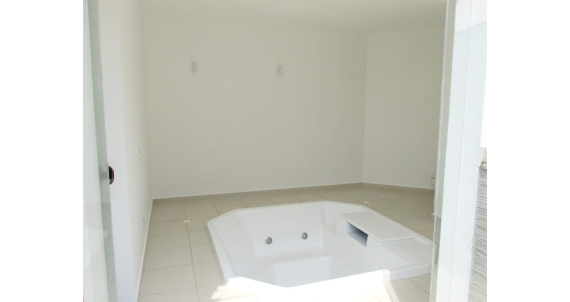 Belíssima Casa à venda em Alphaville na Alameda Tulipas no Alphaville Residencial Alpha 5