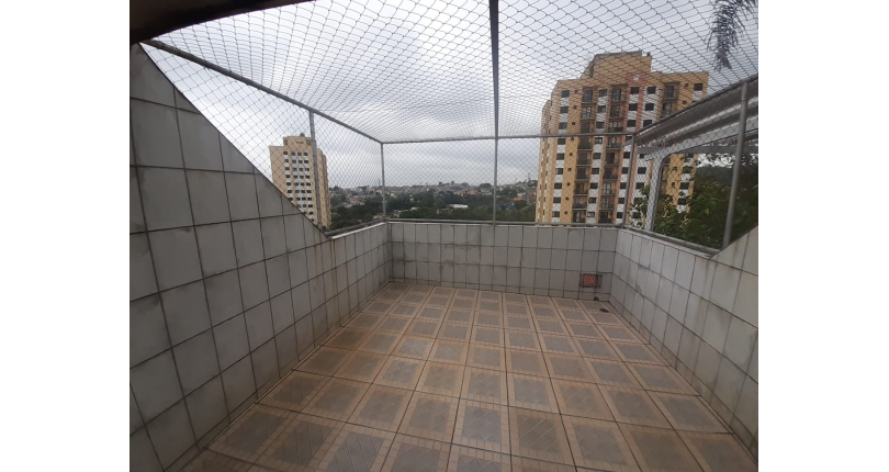 Lindo Sobrado à venda no Conjunto Residencial Vista Verde na Rua Ricardo Abed