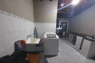 Bom Sobrado à venda no Conjunto Residencial Vista Verde na Rua Ricardo Abed