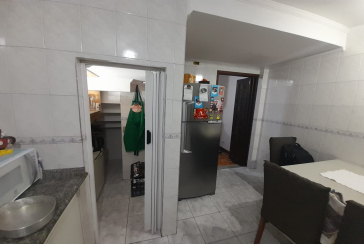 Bom Sobrado à venda no Conjunto Residencial Vista Verde na Rua Ricardo Abed