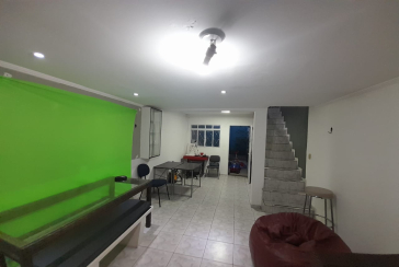 Bom Sobrado à venda no Conjunto Residencial Vista Verde na Rua Ricardo Abed