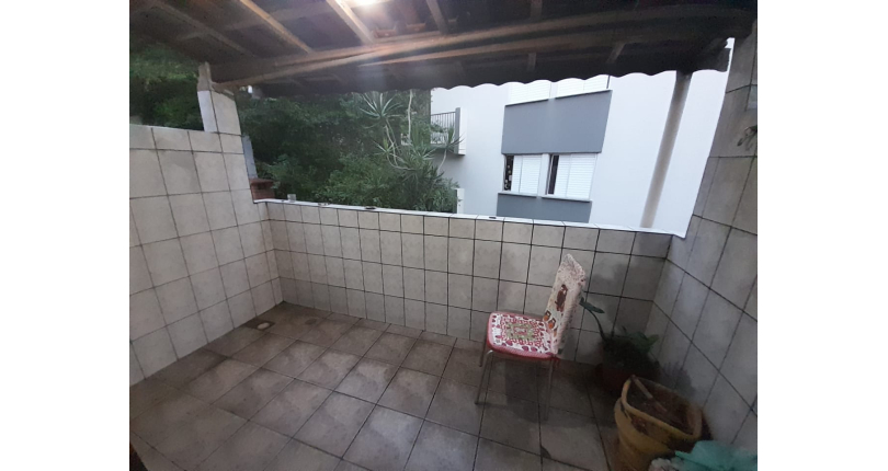 Bom Sobrado à venda no Conjunto Residencial Vista Verde na Rua Ricardo Abed