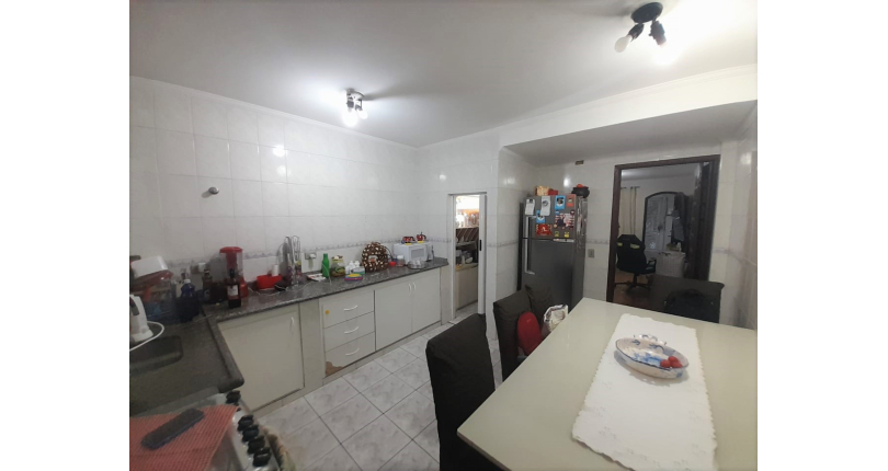 Bom Sobrado à venda no Conjunto Residencial Vista Verde na Rua Ricardo Abed