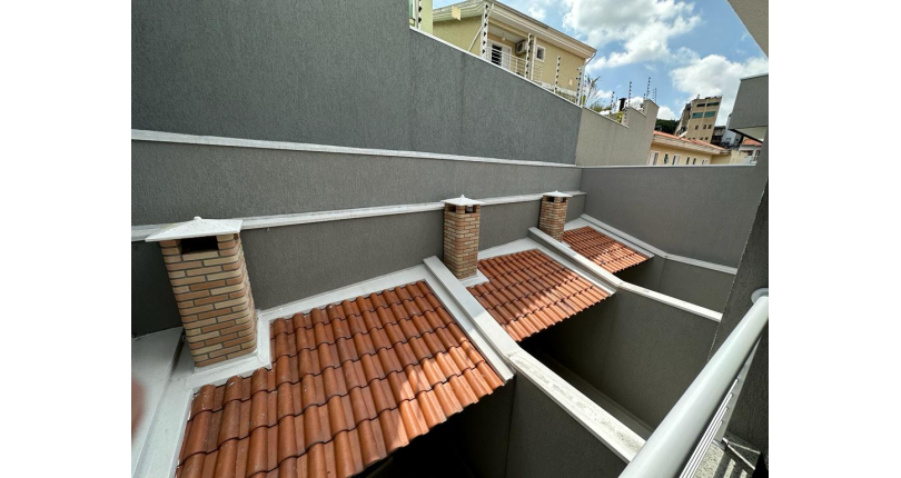  Lindo Sobrado novo à venda no Parque São Domingos na Rua Sérvio Clevinski 52