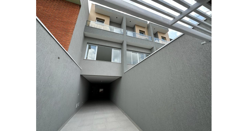  Lindo Sobrado novo à venda no Parque São Domingos na Rua Sérvio Clevinski 52