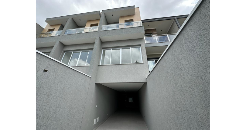  Lindo Sobrado novo à venda no Parque São Domingos na Rua Sérvio Clevinski 52