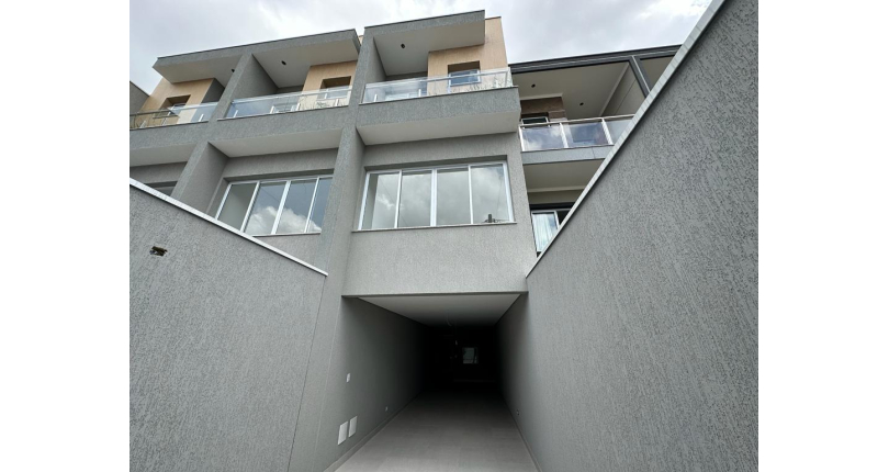  Lindo Sobrado novo à venda no Parque São Domingos na Rua Sérvio Clevinski 52