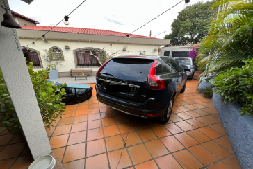 Linda Casa Térrea à venda no Jardim São José (Zona Norte) na Praça Ribeira das Naus