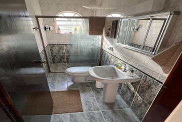 Linda Casa Térrea à venda no Jardim São José (Zona Norte) na Praça Ribeira das Naus