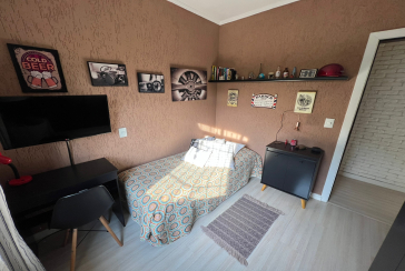 Linda Casa Térrea à venda no Jardim São José (Zona Norte) na Praça Ribeira das Naus