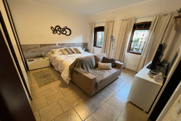 Linda Casa Térrea à venda no Jardim São José (Zona Norte) na Praça Ribeira das Naus