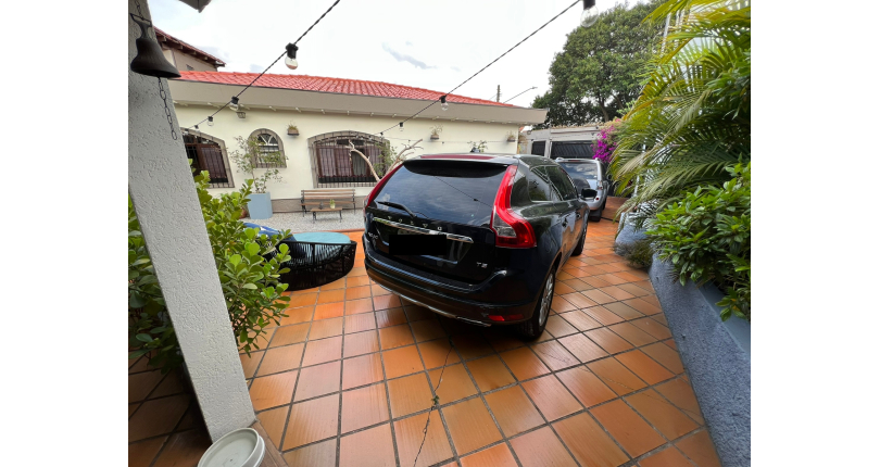 Linda Casa Térrea à venda no Jardim São José (Zona Norte) na Praça Ribeira das Naus