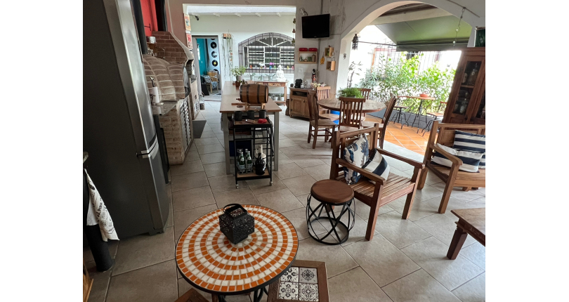 Linda Casa Térrea à venda no Jardim São José (Zona Norte) na Praça Ribeira das Naus