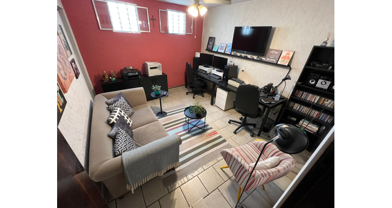 Linda Casa Térrea à venda no Jardim São José (Zona Norte) na Praça Ribeira das Naus