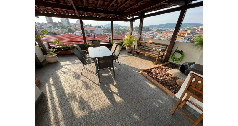 Linda Casa Térrea à venda no Jardim São José (Zona Norte) na Praça Ribeira das Naus