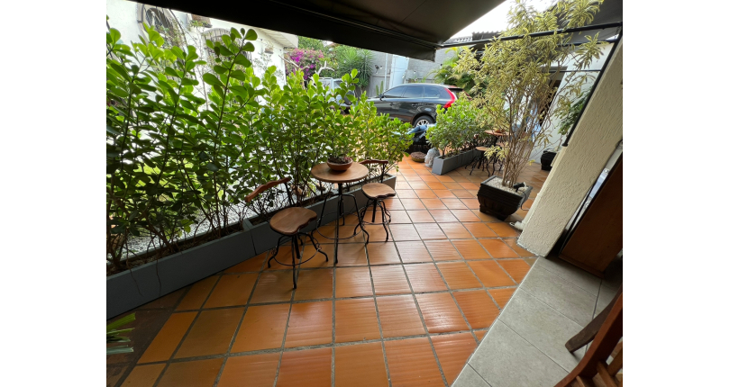 Linda Casa Térrea à venda no Jardim São José (Zona Norte) na Praça Ribeira das Naus