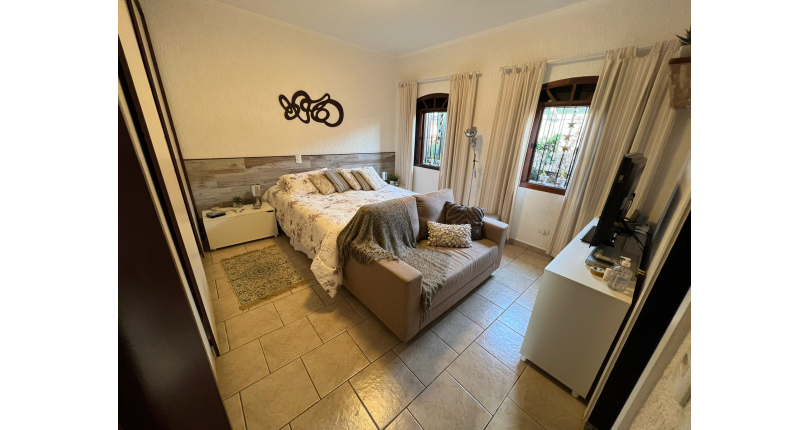 Linda Casa Térrea à venda no Jardim São José (Zona Norte) na Praça Ribeira das Naus