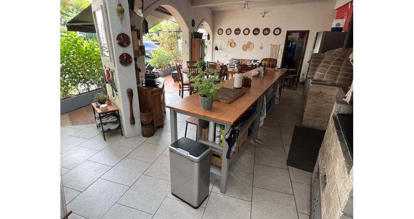 Linda Casa Térrea à venda no Jardim São José (Zona Norte) na Praça Ribeira das Naus