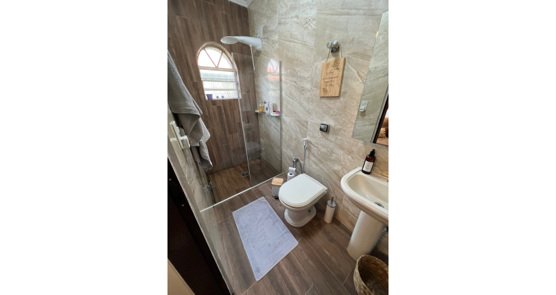 Linda Casa Térrea à venda no Jardim São José (Zona Norte) na Praça Ribeira das Naus