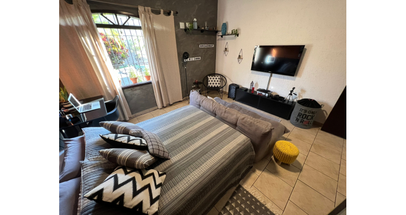 Linda Casa Térrea à venda no Jardim São José (Zona Norte) na Praça Ribeira das Naus