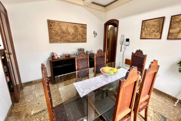 Belo Sobrado à venda no Alto da Lapa na Rua Lomas Valentinas