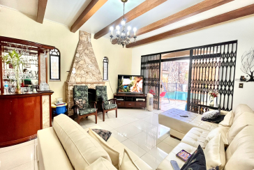 Belo Sobrado à venda no Alto da Lapa na Rua Lomas Valentinas