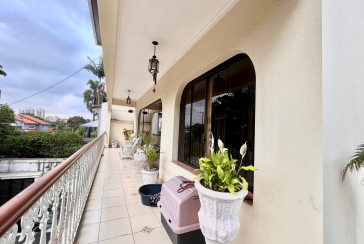 Belo Sobrado à venda no Alto da Lapa na Rua Lomas Valentinas