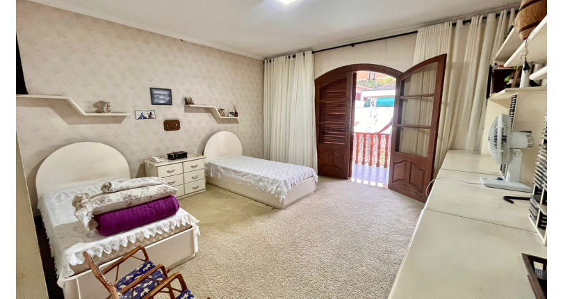 Belo Sobrado à venda no Alto da Lapa na Rua Lomas Valentinas